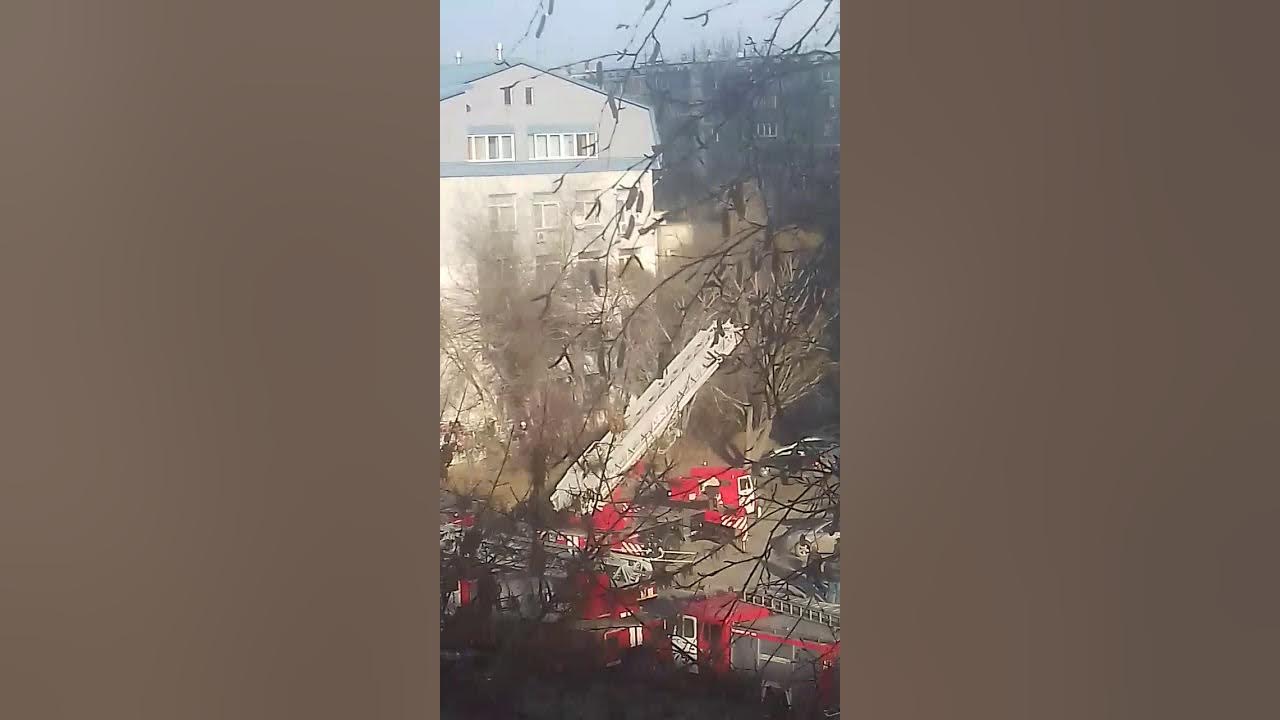 пожар на энтузиастов сегодня. сорвало крышу пятиэтажного дома новодвинск. что горит на ржевке сейчас. пожар на шоссе энтузиастов 11а. пожар на стачек спб.