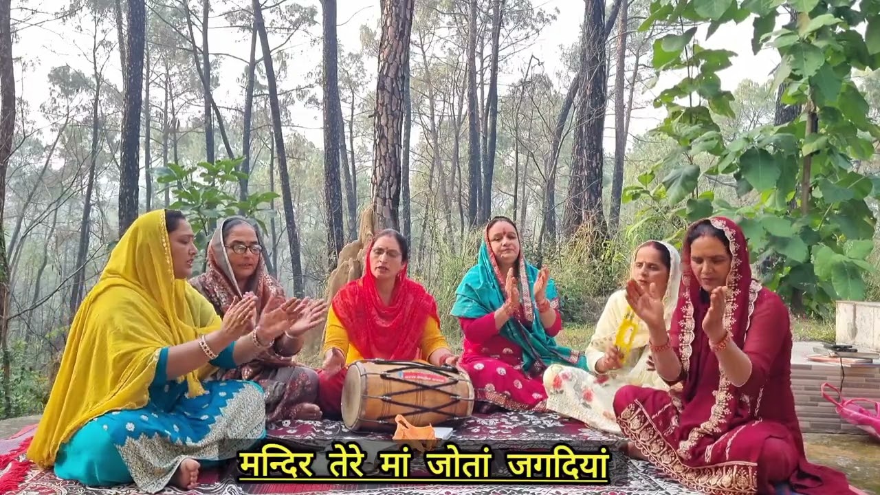 #bhajan कार्तिक मास में सुनिए मातारानी जी की सुन्दर भेंट 🌷डम डम ढोलकी बजदी मां तेरे मन्दिरे #kirtan