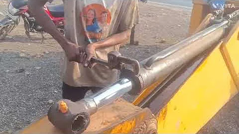 ​⚙️ JCB Hydraulic Cylinder Repair #JCB​#HydraulicCylinder​#HeavyEquipmentRepair​#MachineRepair​