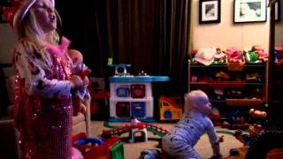 El & Max Sing Thomas The Train Theme Song