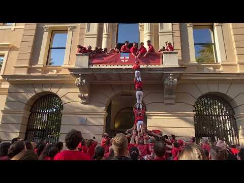 Castellers de Barcelona: Pilar de 4 al balcó - Festa Major del Clot (13/11/2022)