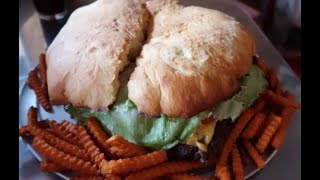 UNDEFEATED 9LB BIG DADDY BURGER CHALLENGE IN TEKOA WASHINGTON-Scott Eats VS. FOOD