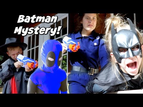 Video: Hvem begynder det lille barn i Batman?