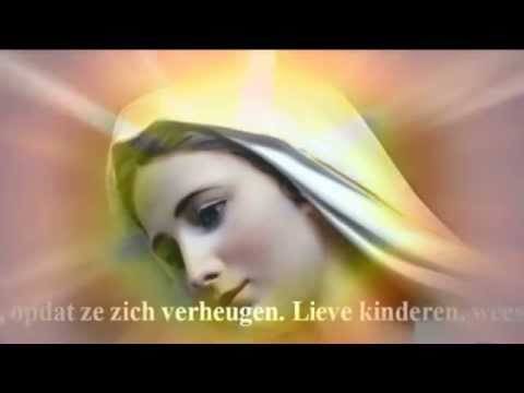 Video: Hoe Hulle Die Aanname Van Die Allerheiligste Dame Van Ons Theotokos En Die Immer Maagd Maria Vier