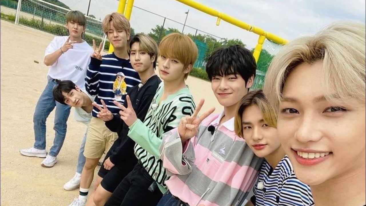 Stray Kids - Dating door game - High School Edition