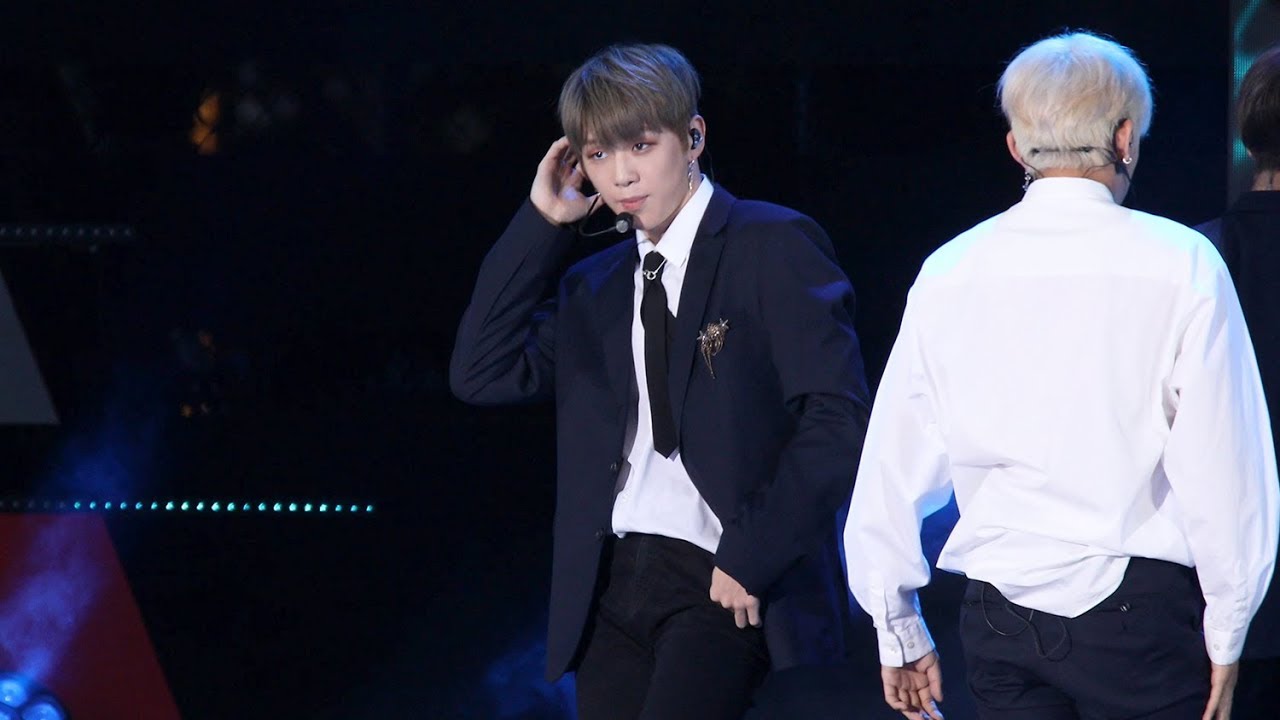 180905 워너원 강다니엘(Kang Daniel) - 켜줘 (Light) [DMC페스티벌] 4K 직캠 by 비몽