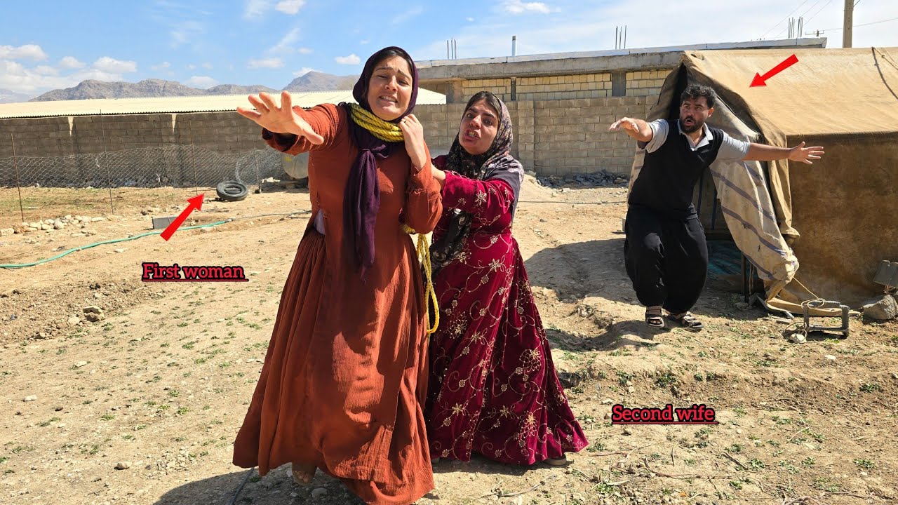 Jealousy and attack of the second consort on the first consort: The husband became angry.