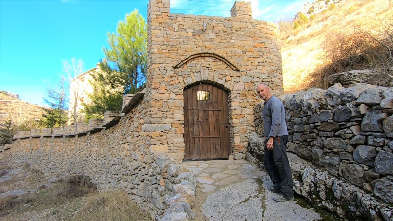 Construyó una Muralla China en su casa.