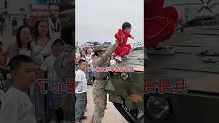 Army Put Boy on Tank and Took His Photo 👦🪖 Army Put Boy on Tank and Took His Photo 👦🪖