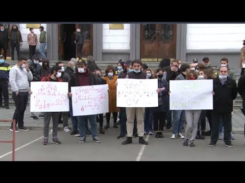 „უნივერსიტეტი კრიმინალების გარეშე“ - ტექნიკური უნივერსიტეტის სტუდენტები რექტორის გადადგომას ითხოვენ