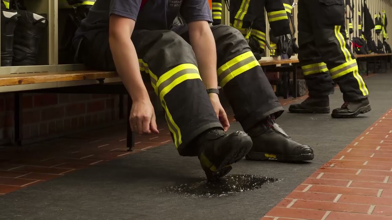 New Pig Grippy Floor Mat - English