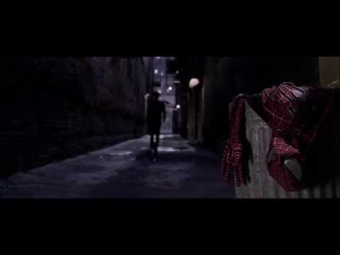 Homem-Aranha 2 (2004) - Clipe: Uniforme no Lixo