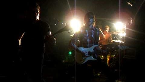 Fei Comodo - Behind Bars