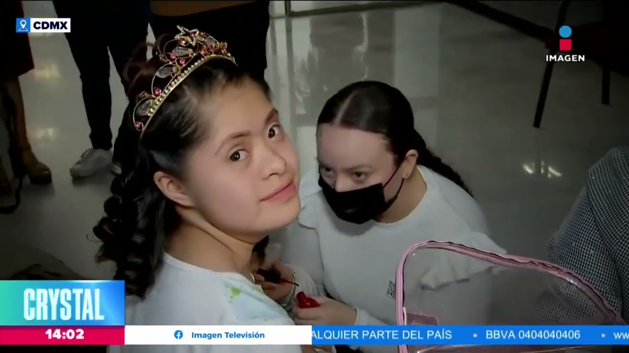 Niñas con síndrome de Down cumplen su sueño de festejar sus XV años | Noticias con Crystal Mendivil
