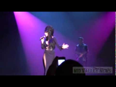 The Mid Attends Knott's Halloween Haunt Preview feat. Elvira