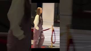 I Have A Headache Because This Woman Is So Cute 