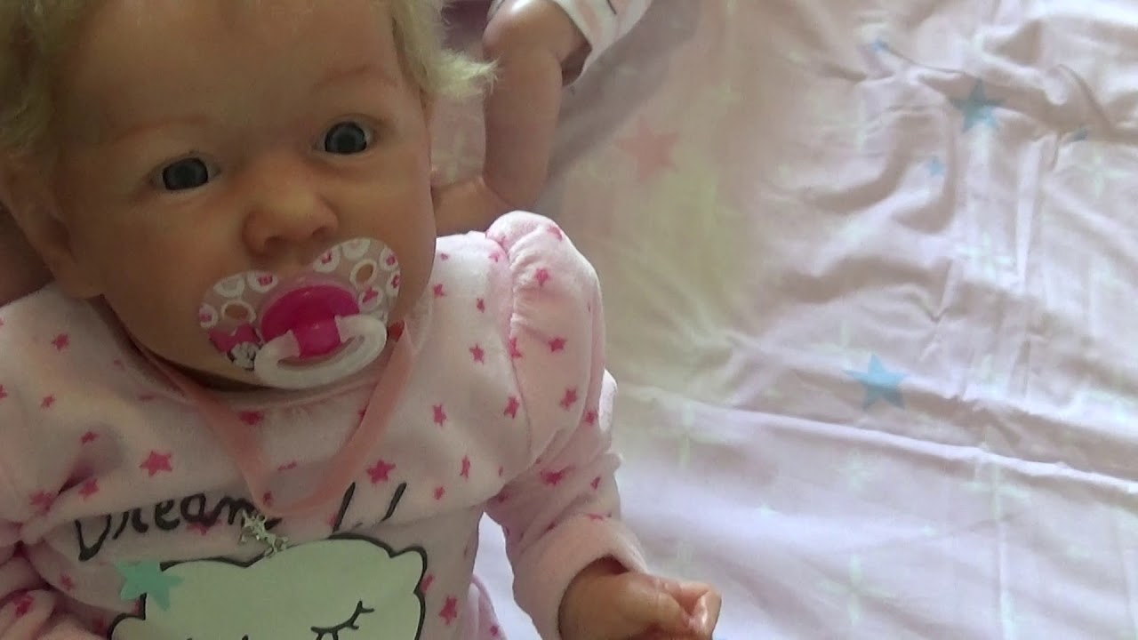 Je vous présente mes reborns et les changent