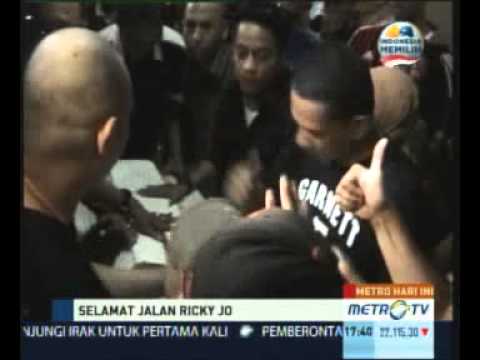 Dua Putri Ricky Jo Histeris