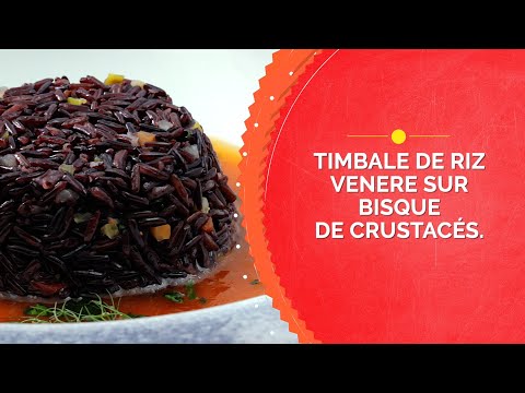 Timbale de riz Venere sur bisque de crustacés