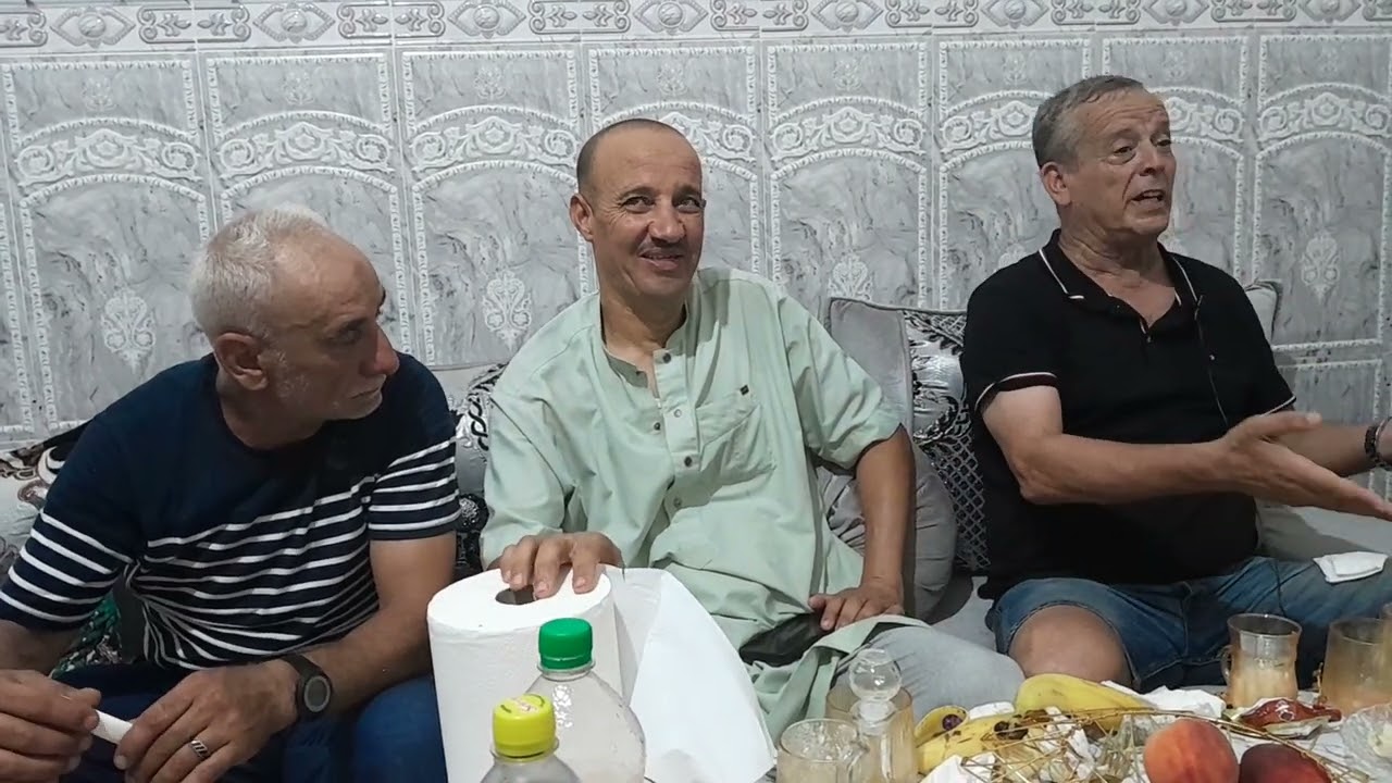 شاهد تأثر لخضر بلومي بالكسكسي و يسترجع ذكريات مونديال 1982