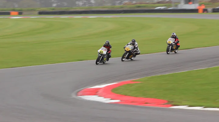 ALAN OVERSBY 500cc DAVIES HONDA, LEE HODGE 500cc M...