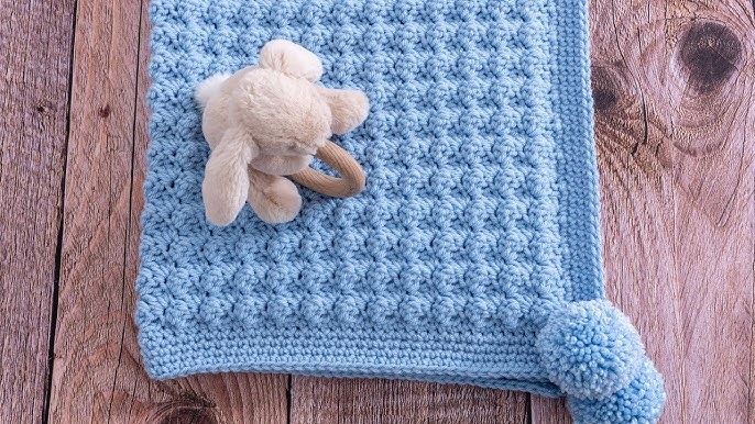 Couverture pour bébé Coraline au crochet tunisien – Boutique Madolaine