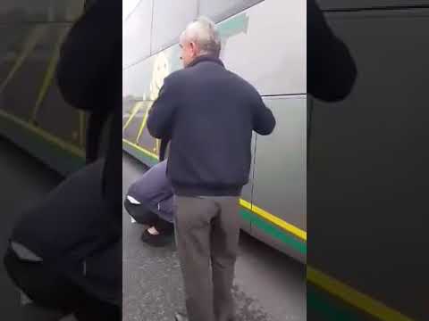 فيديو: كيف ترد عندما يرميك أحدهم تحت الحافلة؟