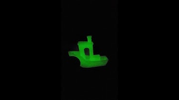 3D Printing Timelapse Video - 3D Benchy - Glow In The Dark
