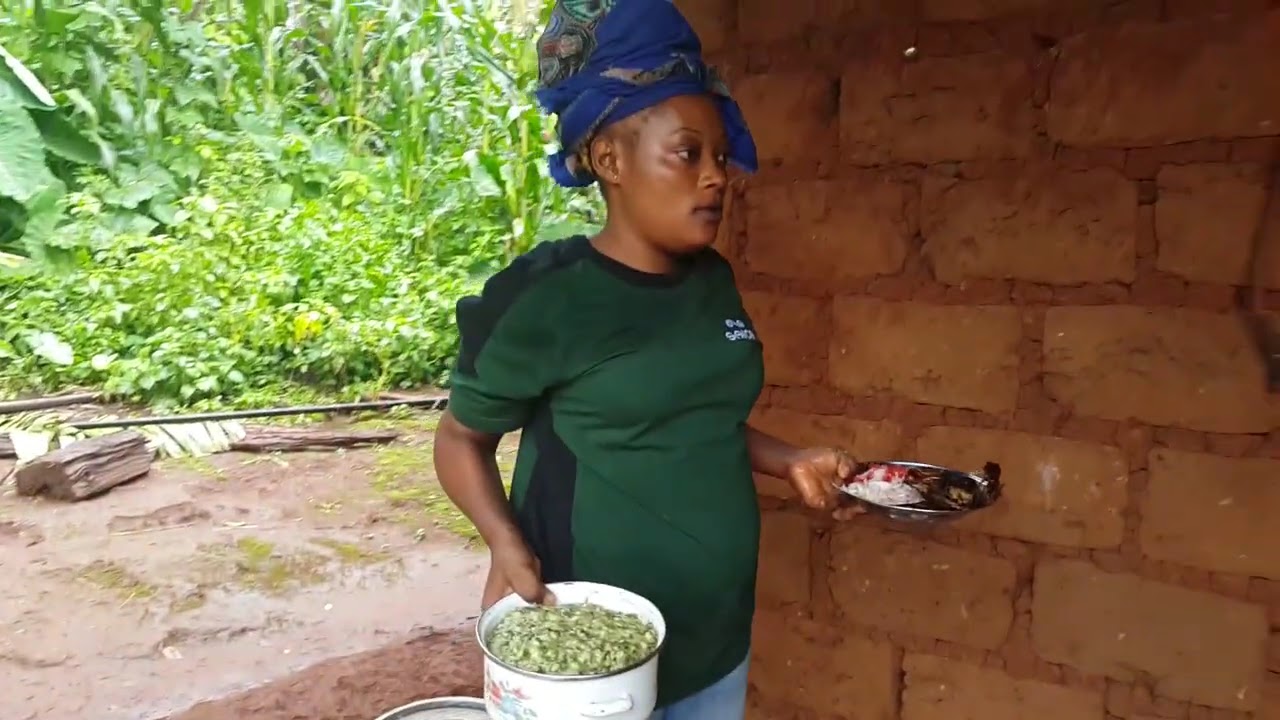 Secrets du Village : Le vrai Couscous Manioc & Sauce Gombo au feu de bois