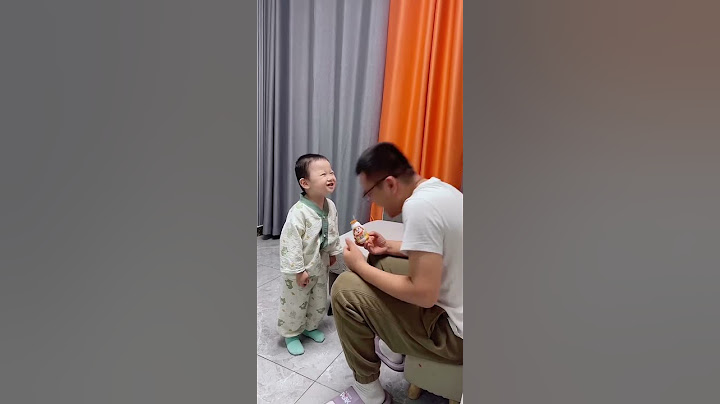 爸爸正在教儿子喊爸爸！不料宝宝却喊出了360度大转弯 😂#爸爸带娃 #人类幼崽小奶音 #人类幼崽的整活日记