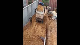 Mini dozer yang ringkas,meratakan tanah dengan sempurna untuk persiapan lahan pembangunan vila baru🚜