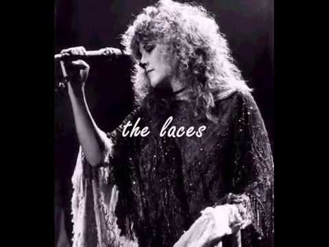 Sara-Stevie nicks.