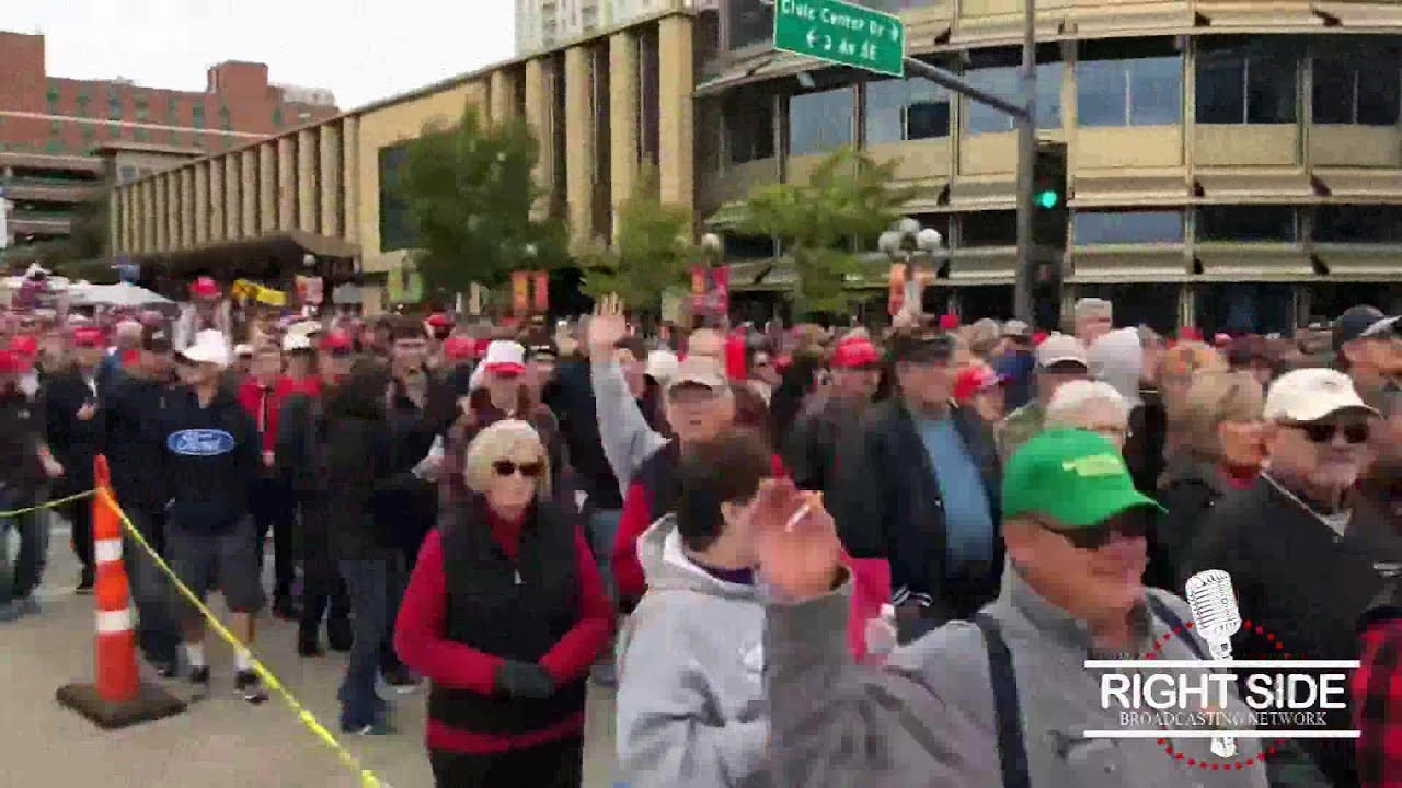 right side broadcasting network trump VERY LONG Lines To See President Trump at Rally in Rochester, MN 10-4-18