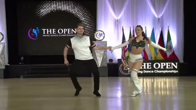 Erining ko‘z o‘ngida xotini bilan jinsiy aloqa (video)