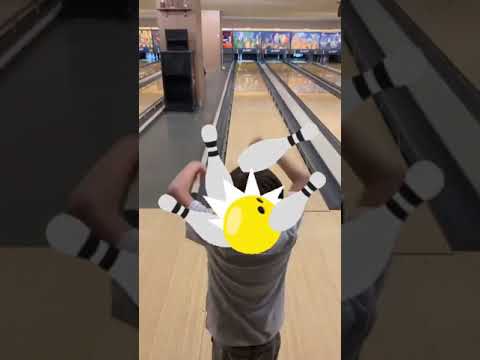 Η Σίσσυ Χρηστίδου για bowling μαζί με τους γιους της