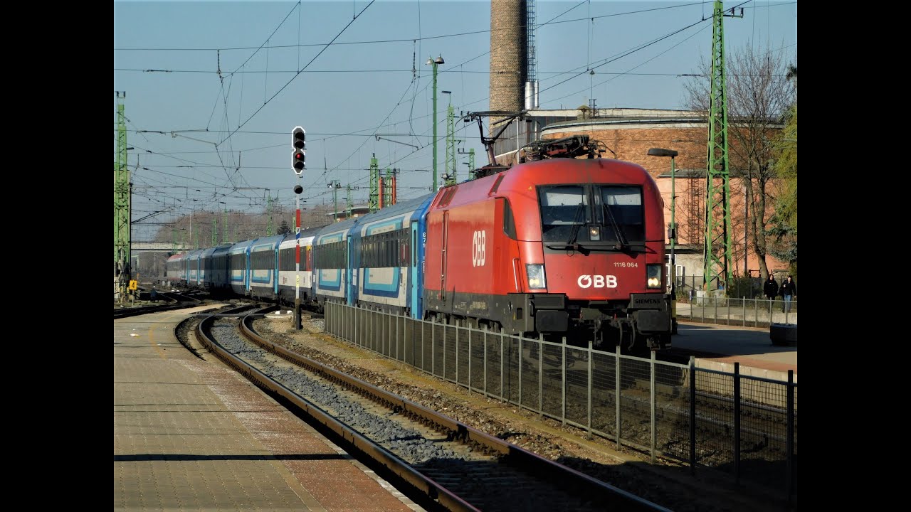 Kora reggeli és késő esti vonatok Győrben (2022)