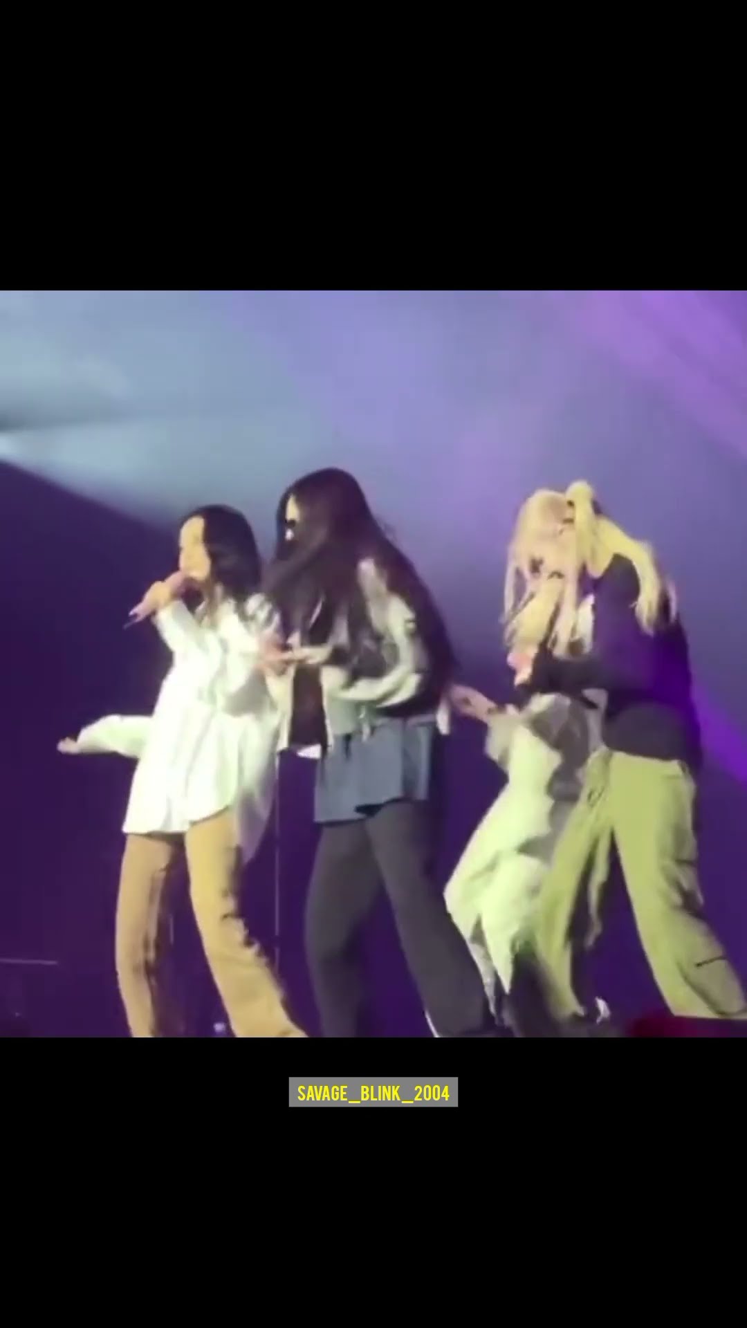 Fun with BLACKPINK on BORN PINK ??? #jisoo #jennie #lisa #rosé #blackpink #shorts