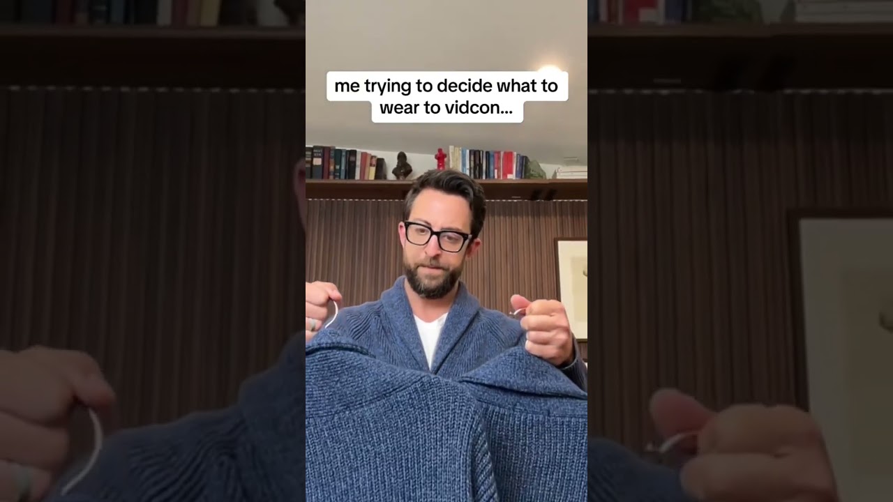 who’s going to be at VidCon? can’t wait to meet you! 