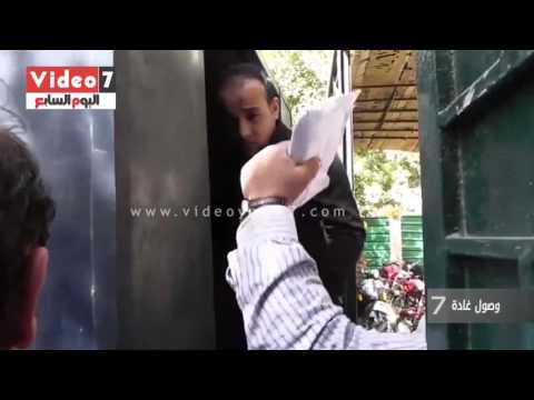بالفيديو وصول غادة إبراهيم لنظر محاكمتها بتهمة إدارة شقة لأعمال منافية للآداب