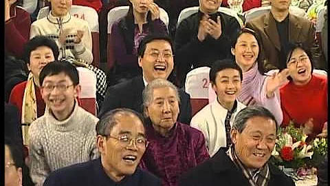 2001年央视春节联欢晚会 小品《卖拐》 赵本山|高秀敏|范伟| CCTV春晚 - 天天要闻