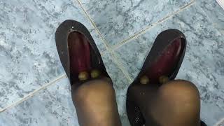 Grapes inshoe crush. Shoeplay shiny heels.