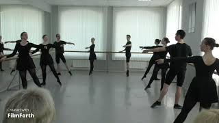 Экзамен по классическому танцу 1 курс (первая группа) Кудиновцы