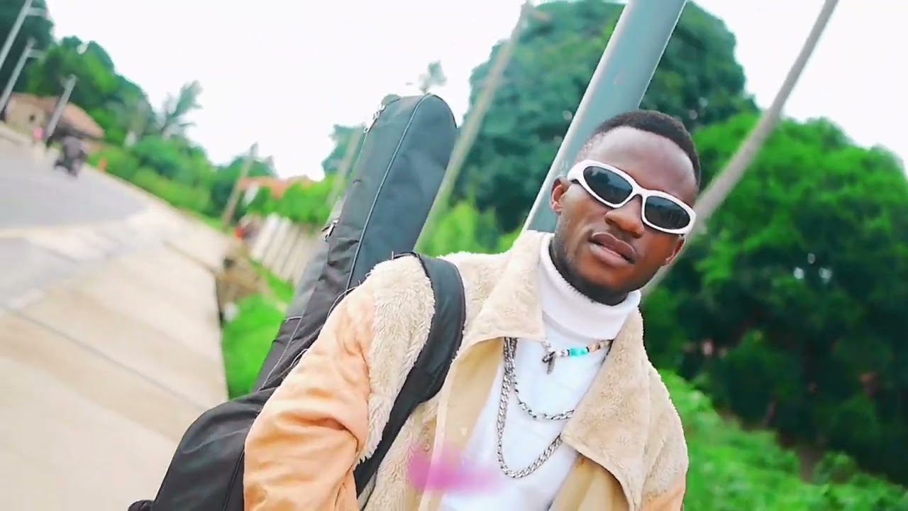 EDRAM_teleza_(official_lyrics_video)