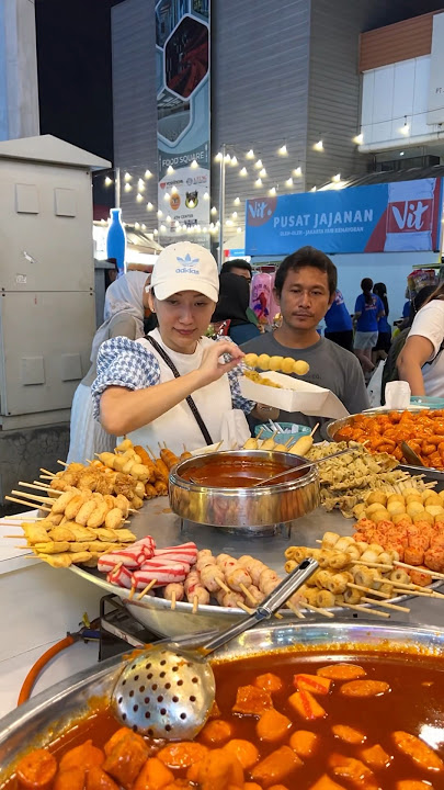 WHAT SNACKS WILL YOU BUY AT JFK 2024.. HAVE YOU BEEN HERE?