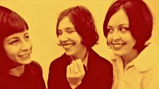 Sleater‐Kinney - "One More Hour" : BBC Radio 1 session : September 2nd 1998 / 02.09.98