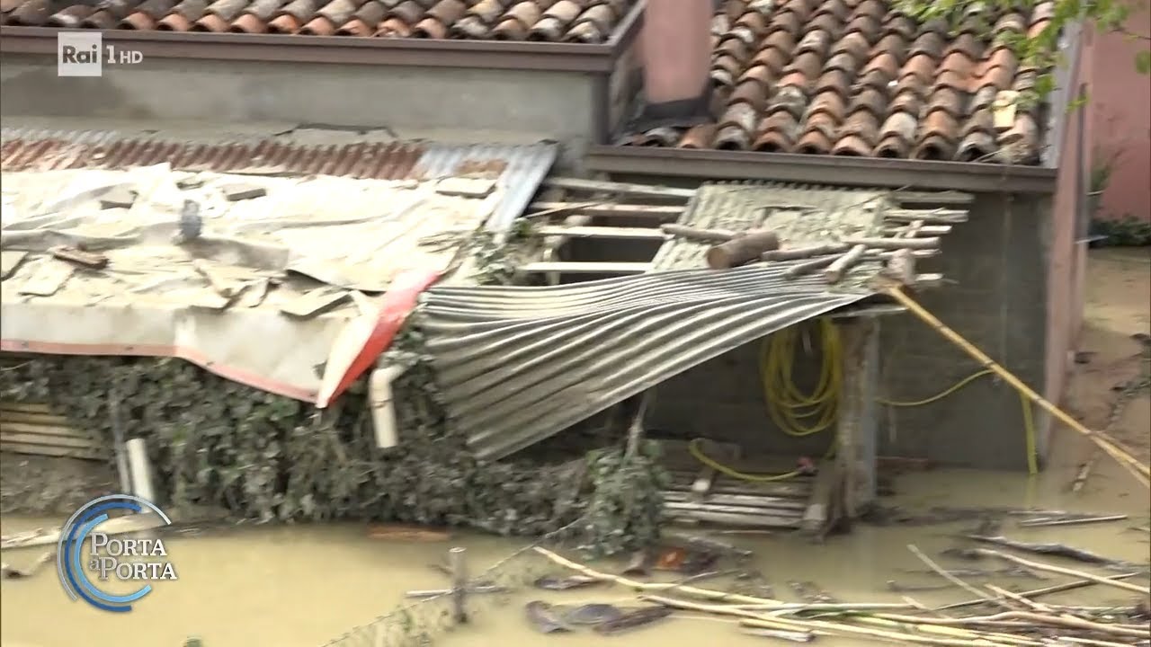 Alluvione Emilia Romagna, le storie di chi ha perso tutto - Porta a porta 18/05/2023