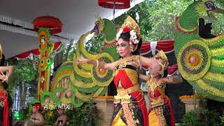 Tari Dharma Putri Semarapegulingan Oleh Komunitas Raska Swara  Denfest 2019