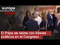 El Papa saluda a Feijóo, Abascal y portavoces parlamentarios durante su visita al Congreso