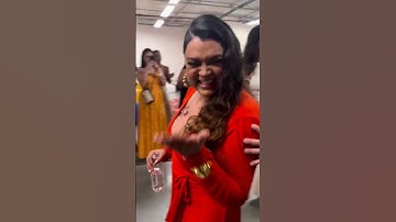 Thumbnail of Saída animada da Família Gil do Palco em Salvador - BA 🎙 Presença de Ivete Sangalo e Daniela Mercury
