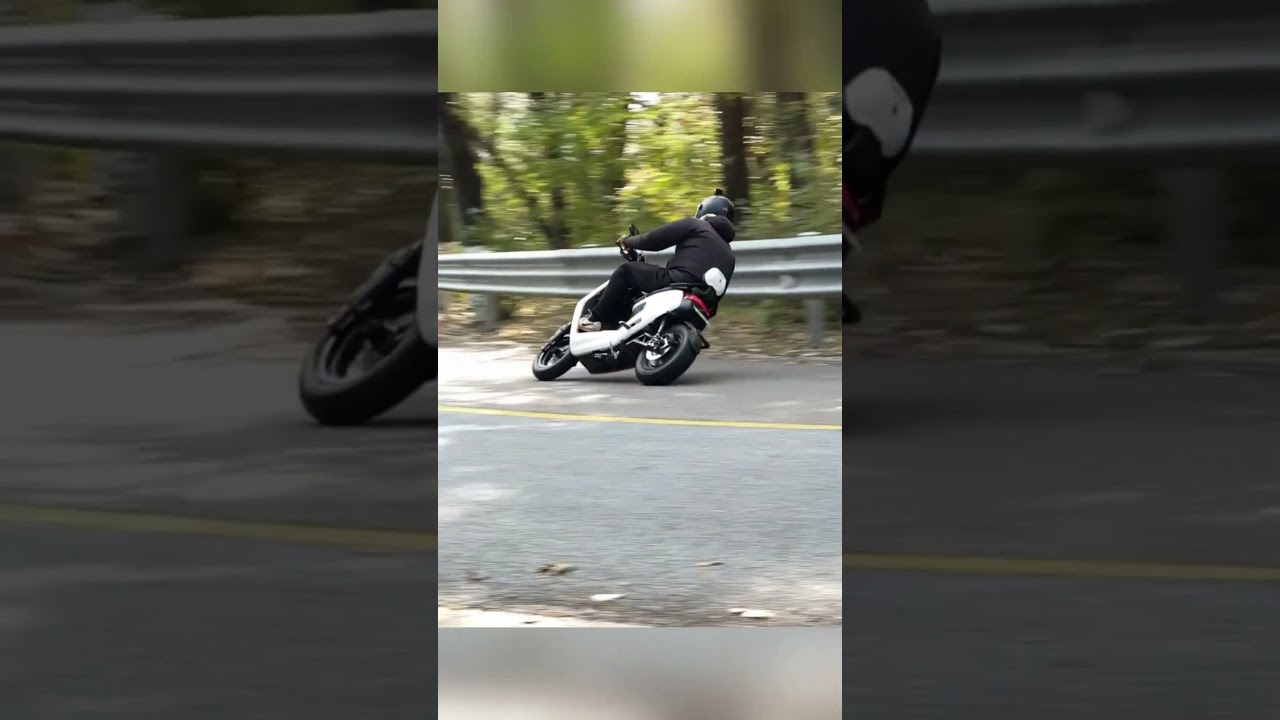 Sustainability meets style with the electric tricycle! ♀️⚡